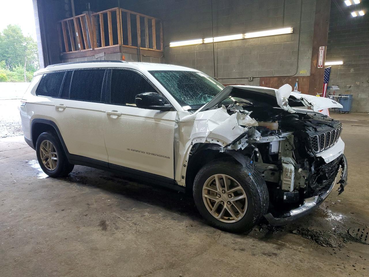2021 Jeep Grand Cherokee L Laredo - Image 4