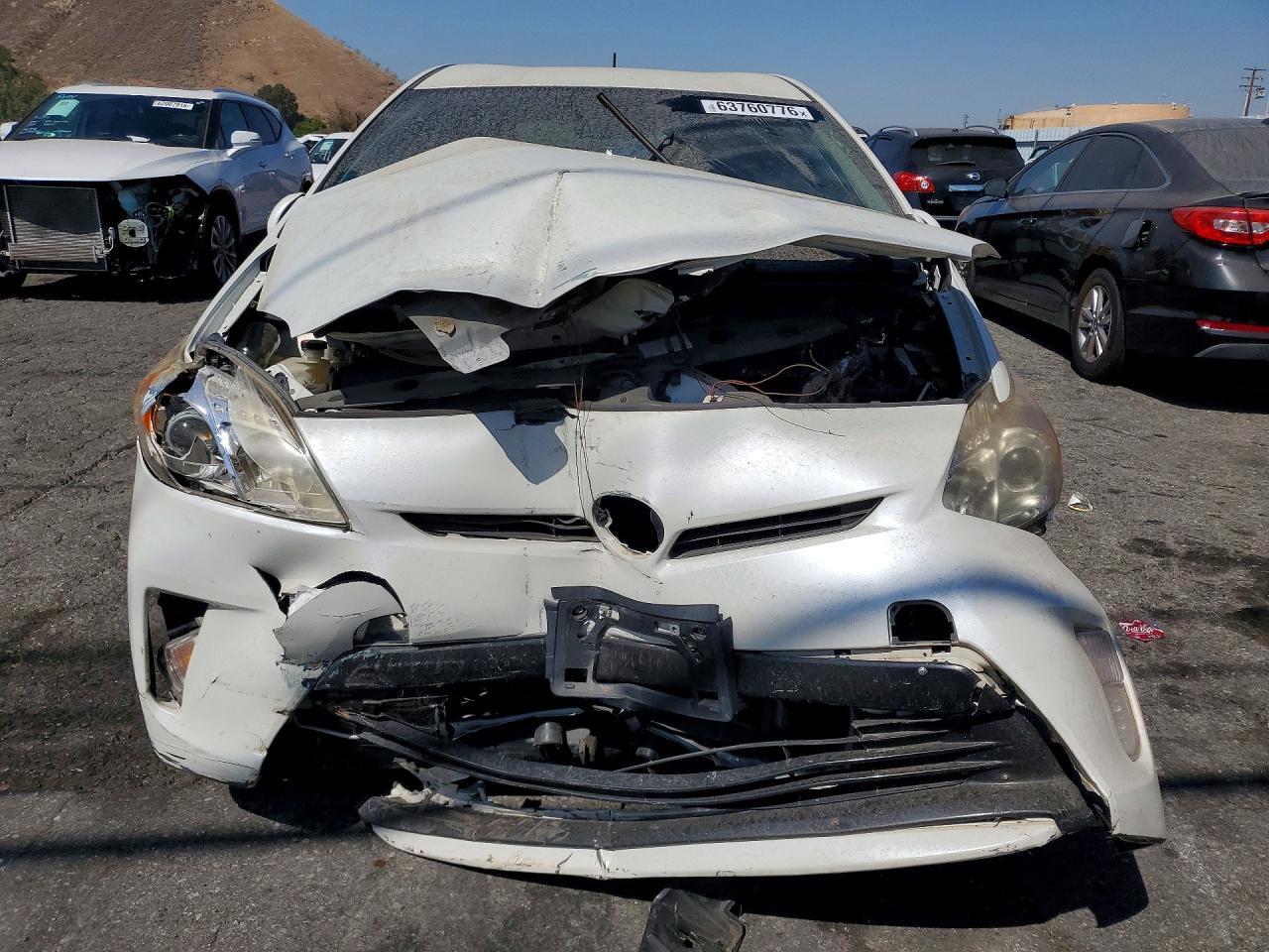 2015 Toyota Prius Two - Фото 5