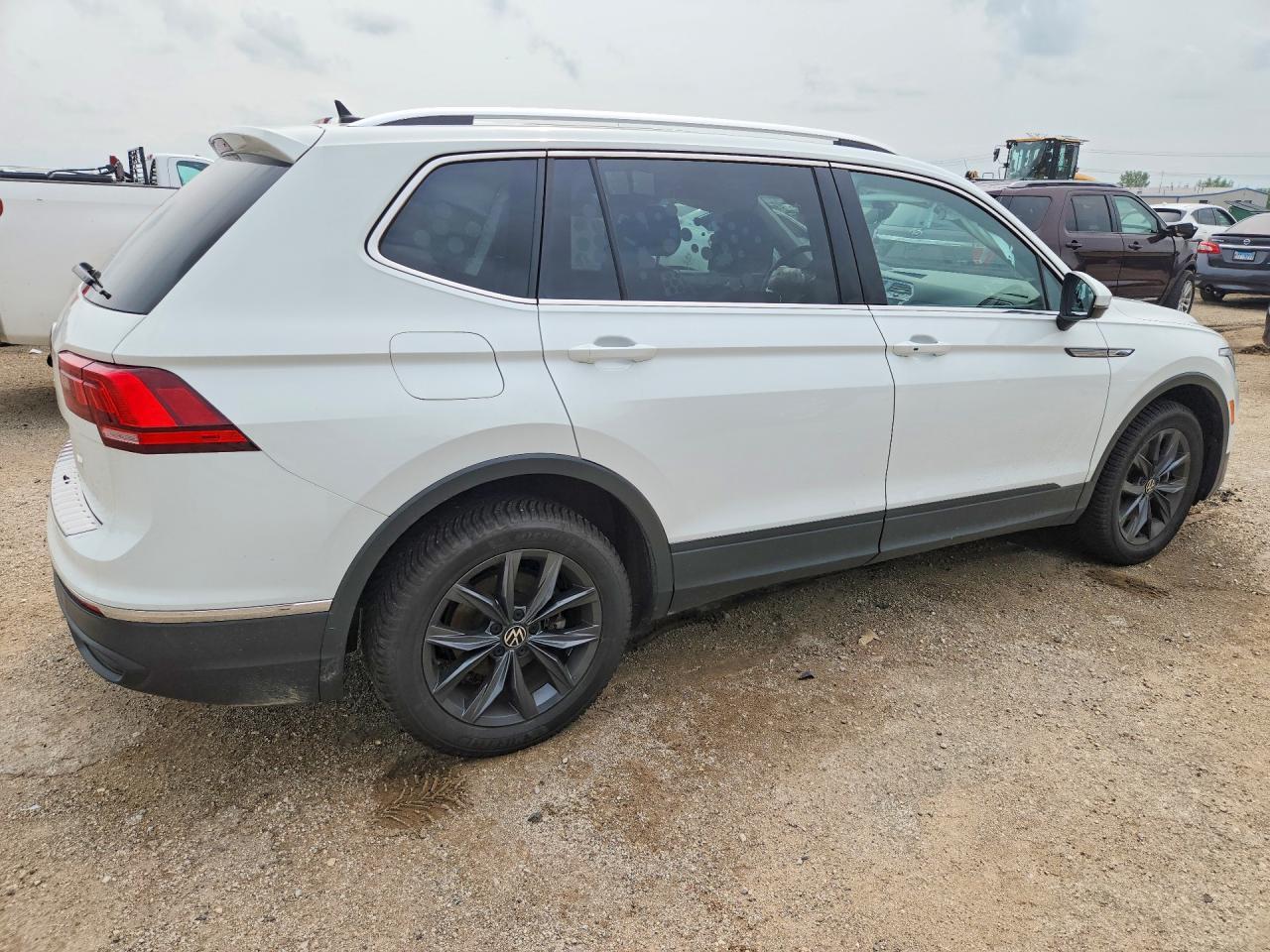 2022 Volkswagen Tiguan Se - Фото 3