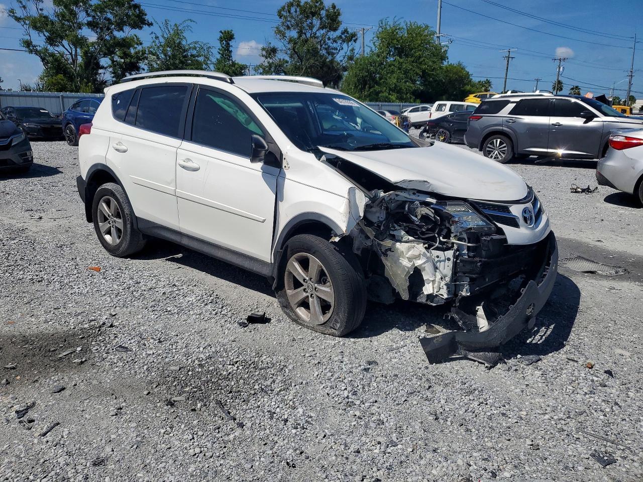 2015 Toyota Rav4 Le - Image 4