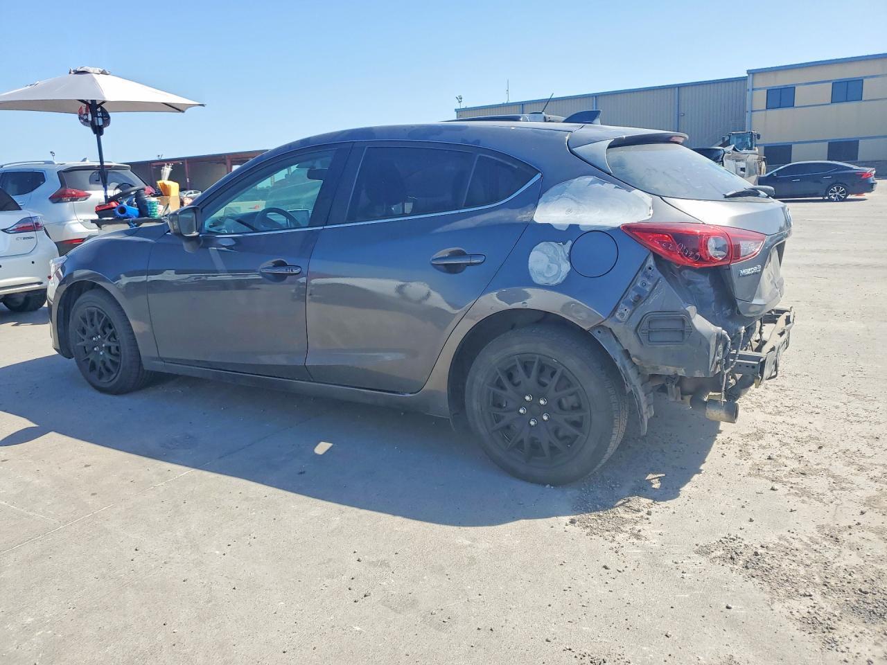 2014 Mazda 3 Touring - Image 2