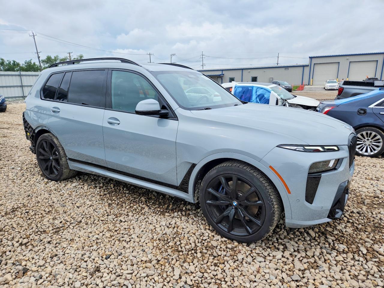 2025 BMW X7 xDrive40I - Фото 4