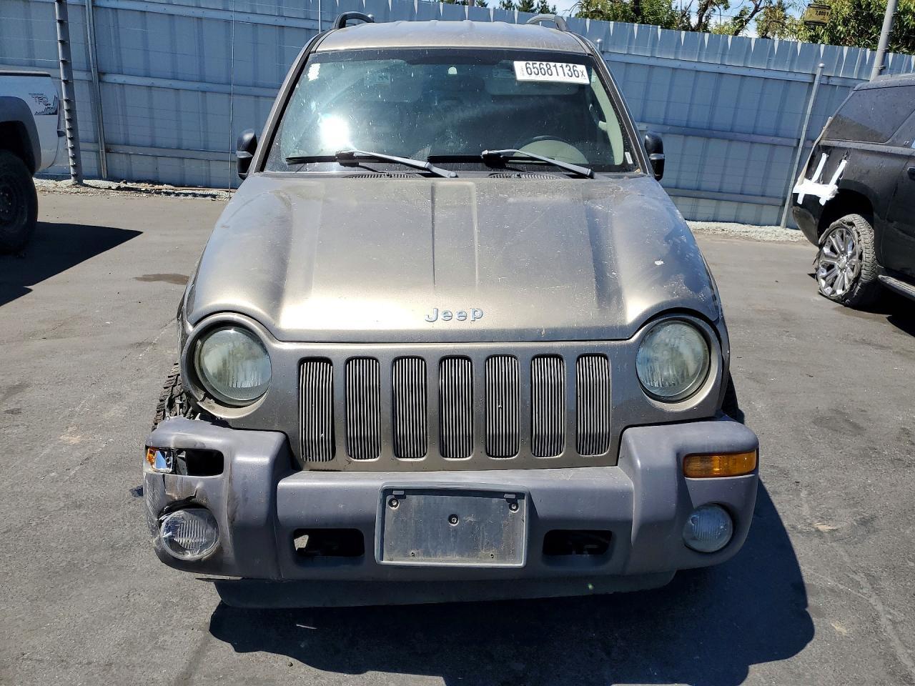 2004 Jeep Liberty Sport - Фото 5