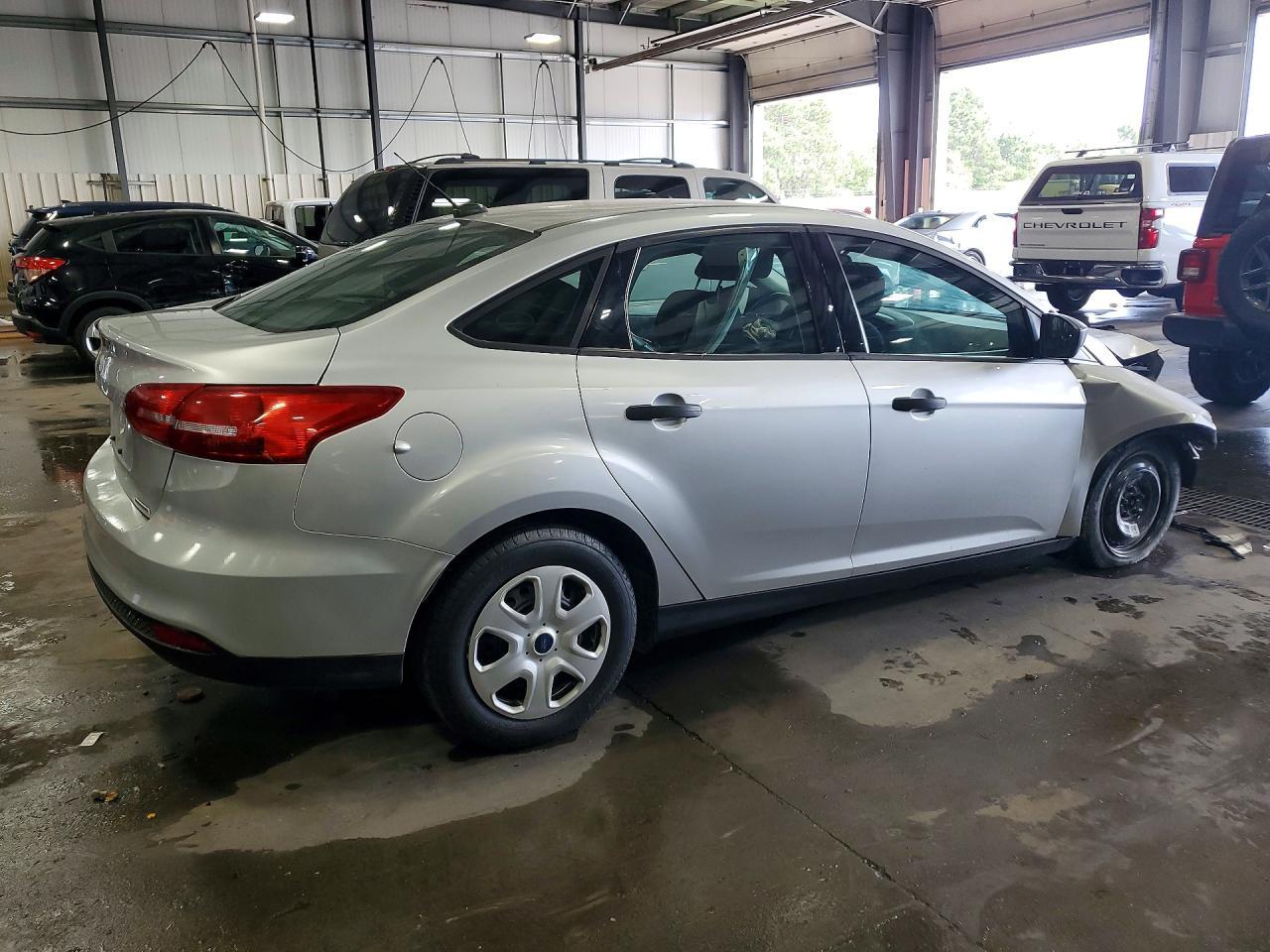 2016 Ford Focus S - Фото 3