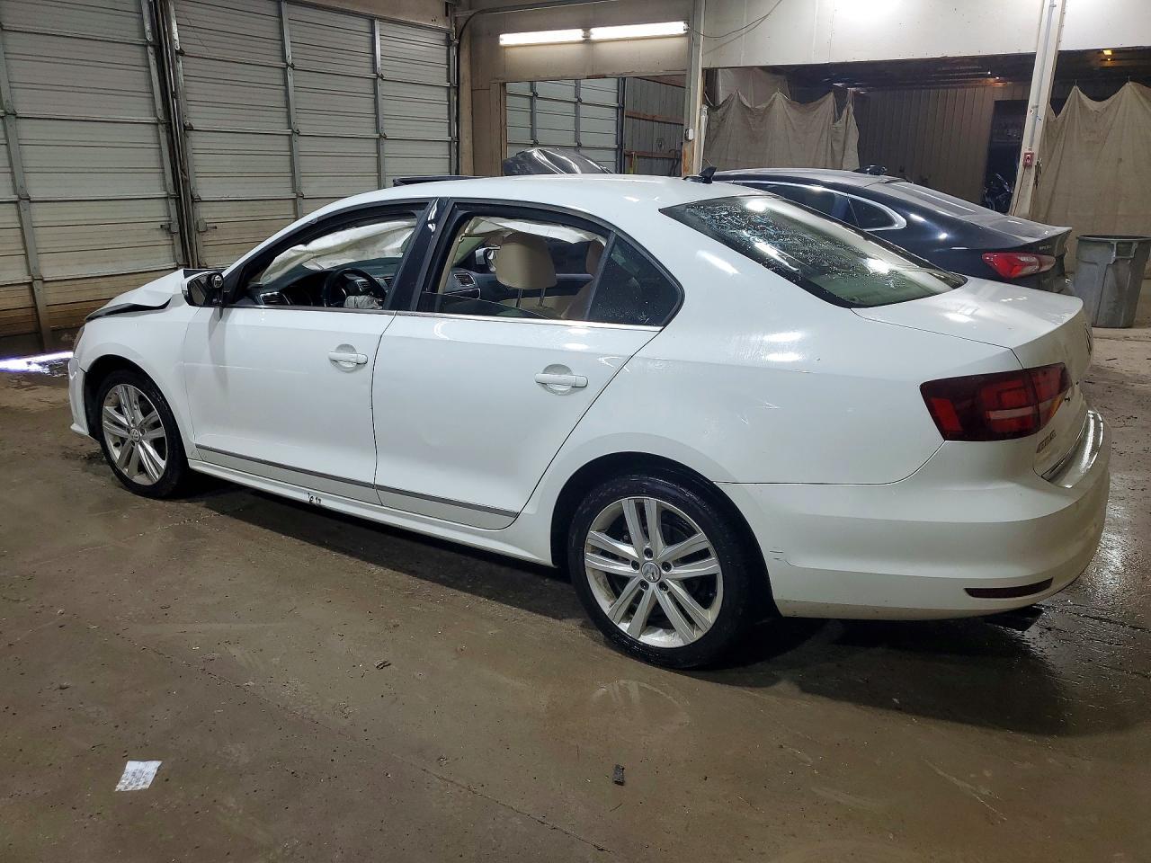 2017 Volkswagen Jetta Sel - Image 2