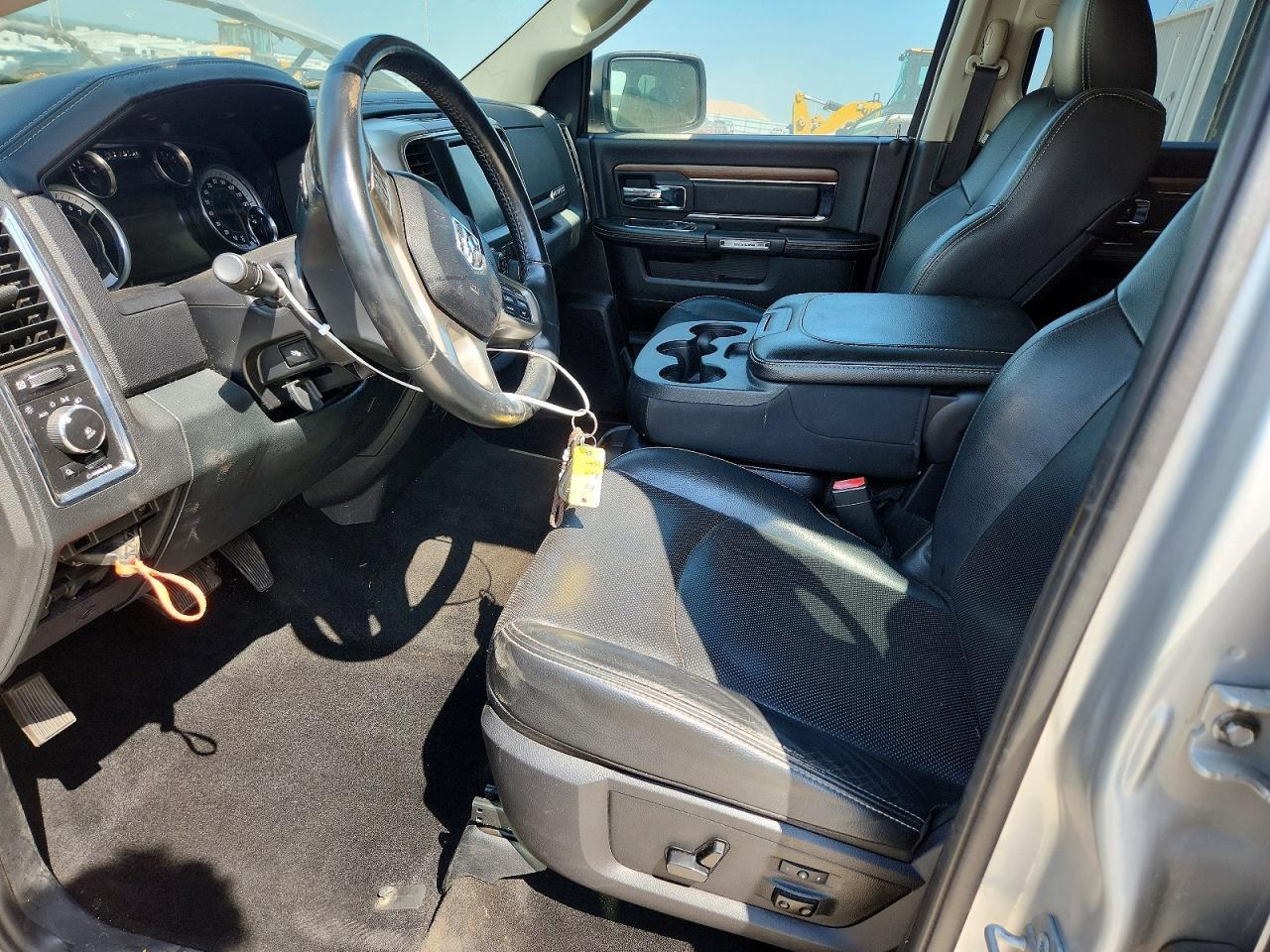 2016 Ram 1500 Laramie - Image 7
