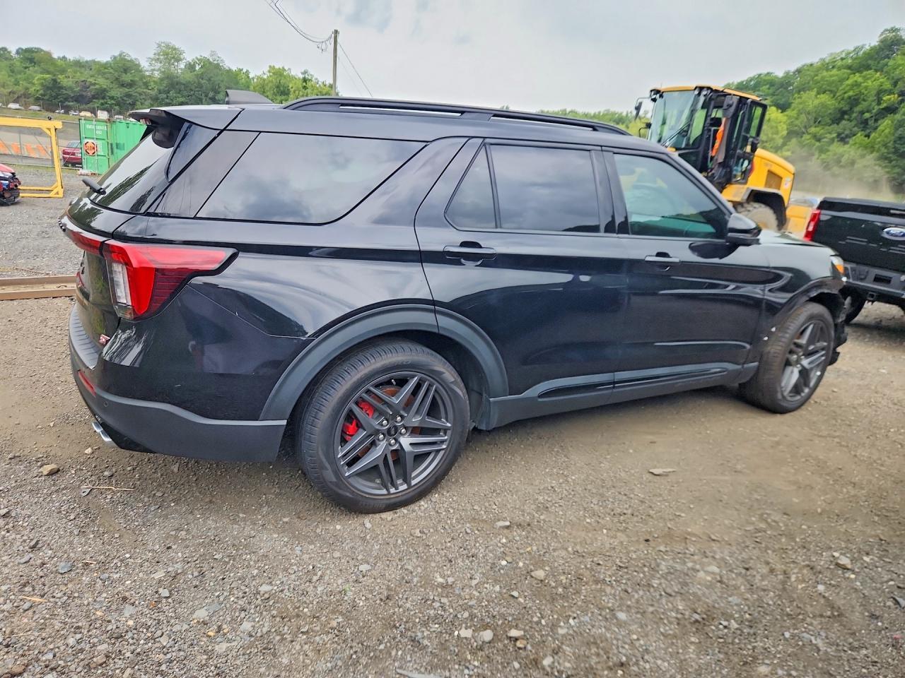 2025 Ford Explorer S - Фото 3