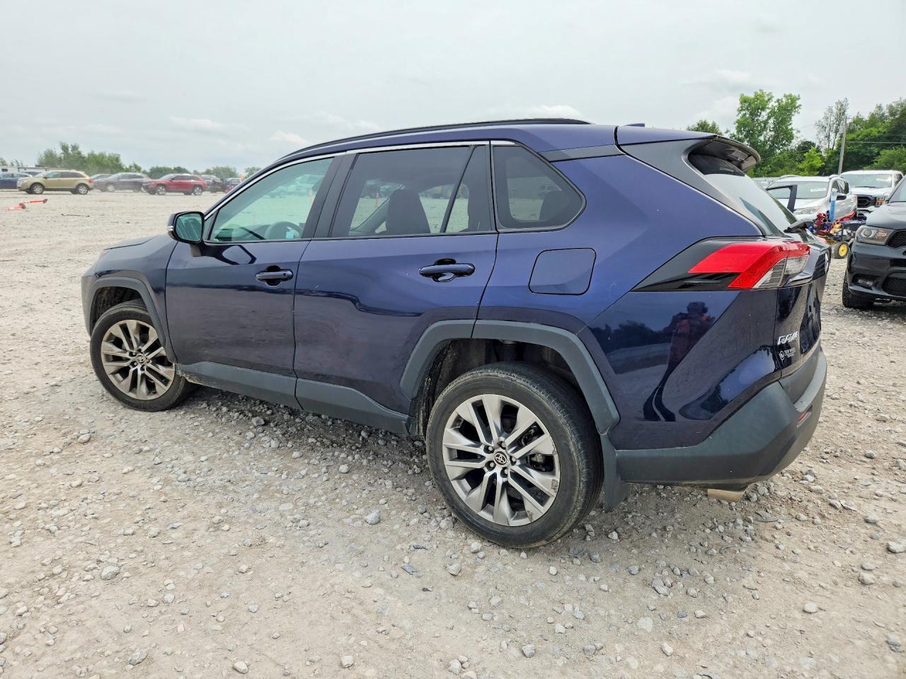 2022 Toyota Rav4 Xle Premium - Image 2