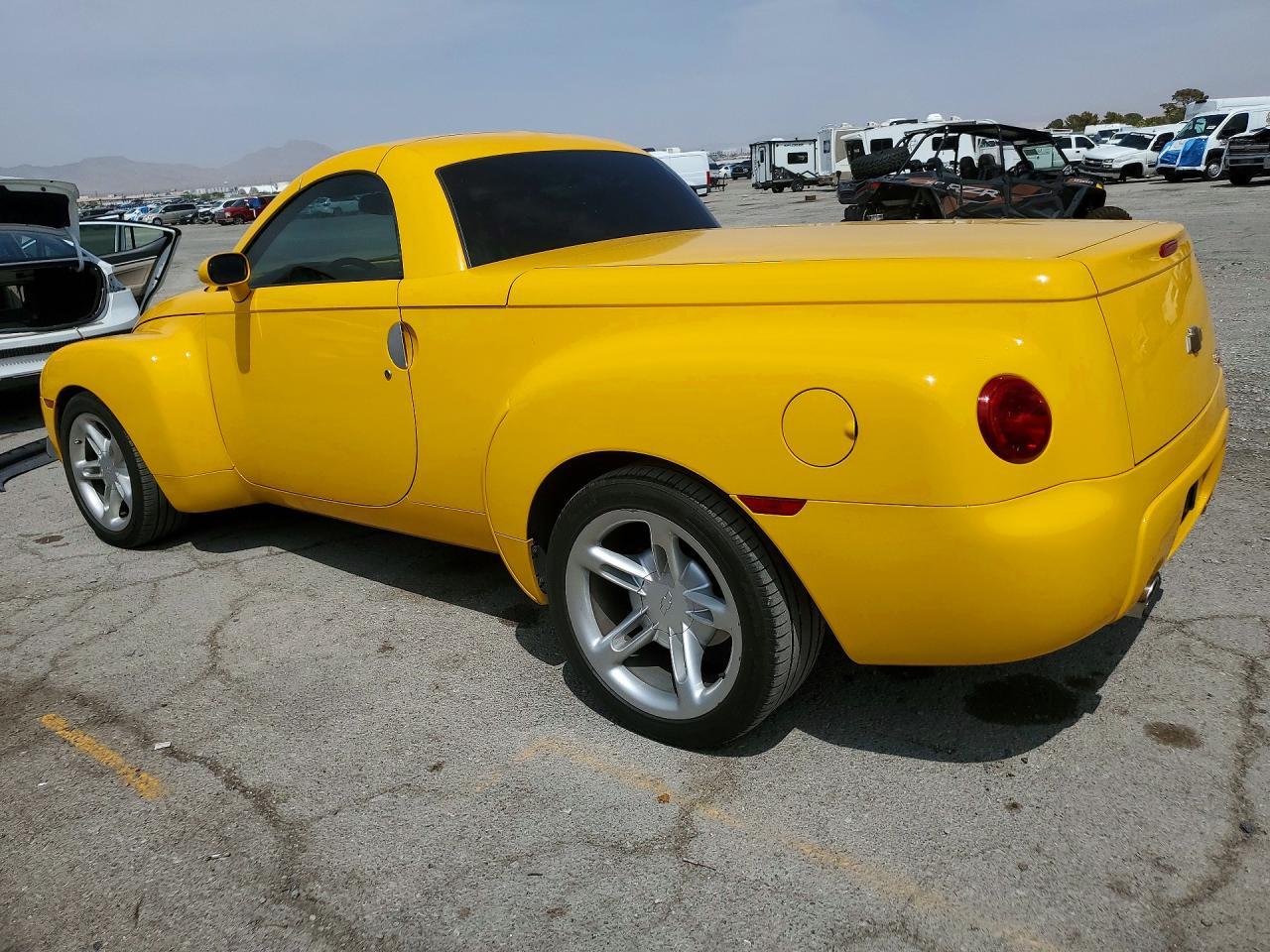 2004 Chevrolet Ssr - Фото 2