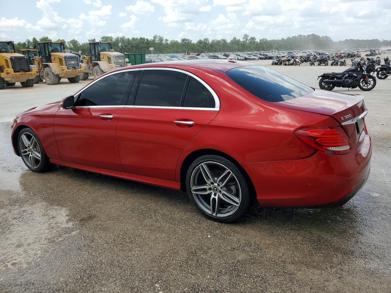 2019 Mercedes-Benz E 300 - Фото 2