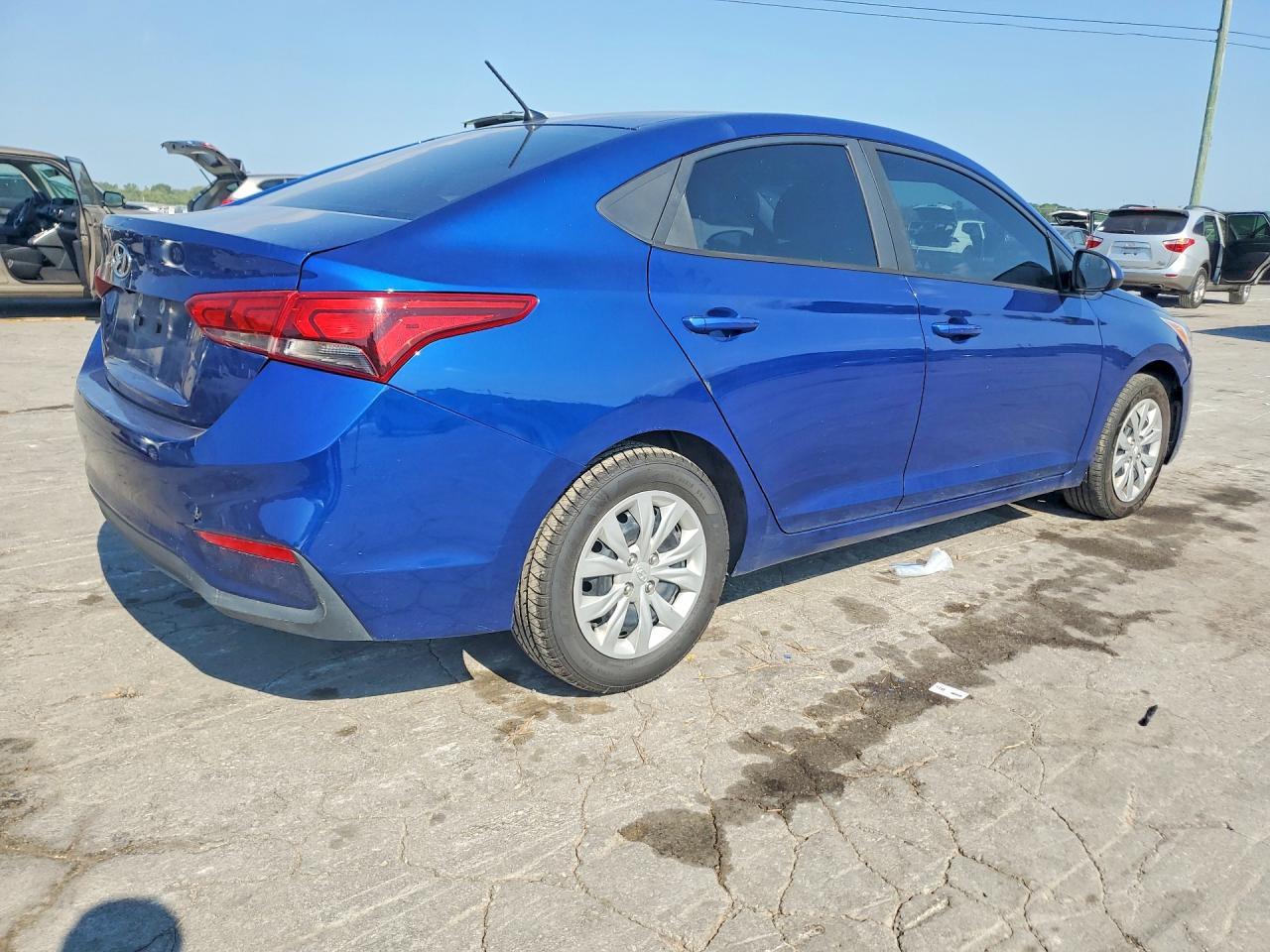 2020 Hyundai Accent Se - Фото 3