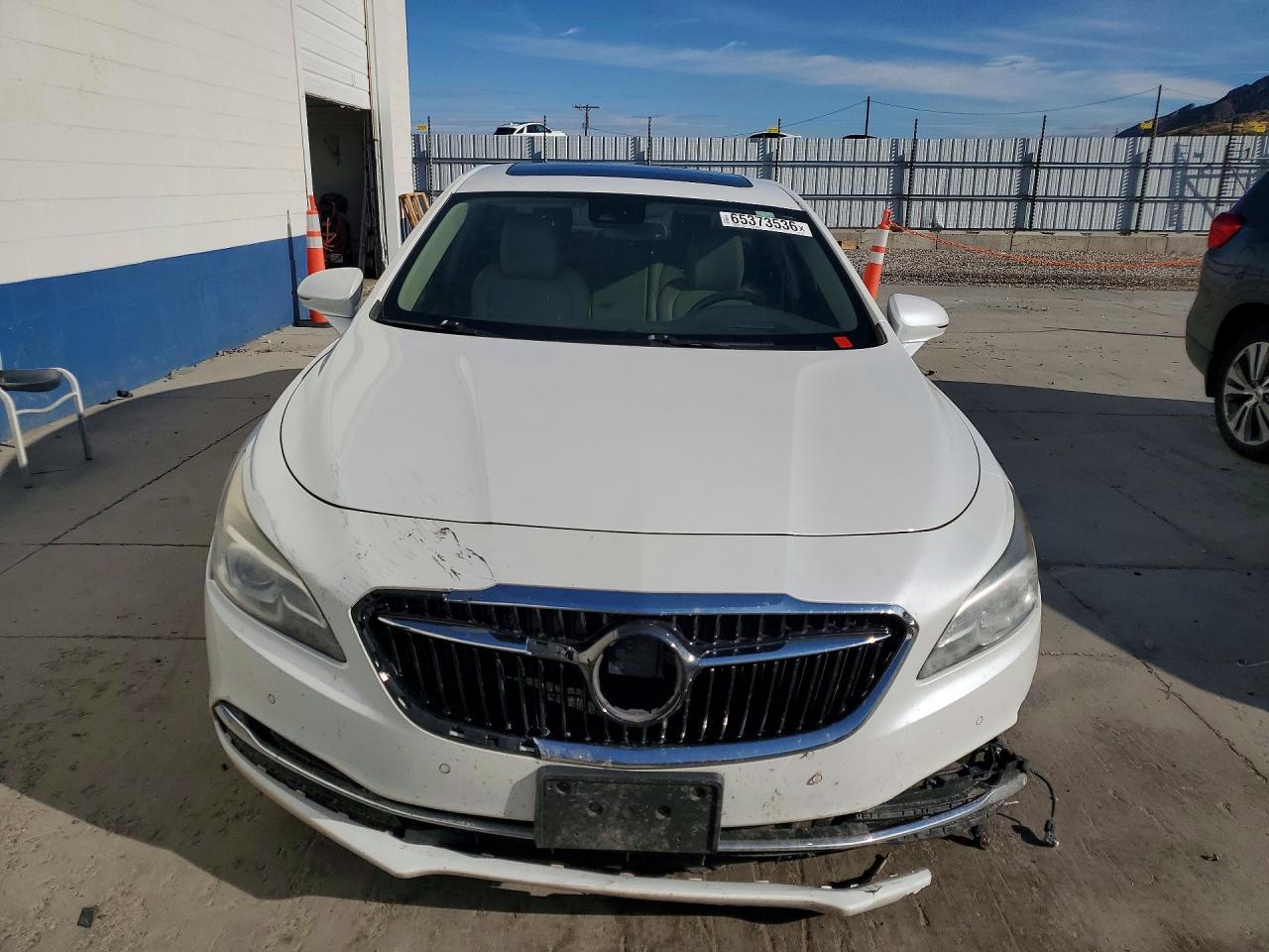 2018 Buick Lacrosse Premium - Image 5