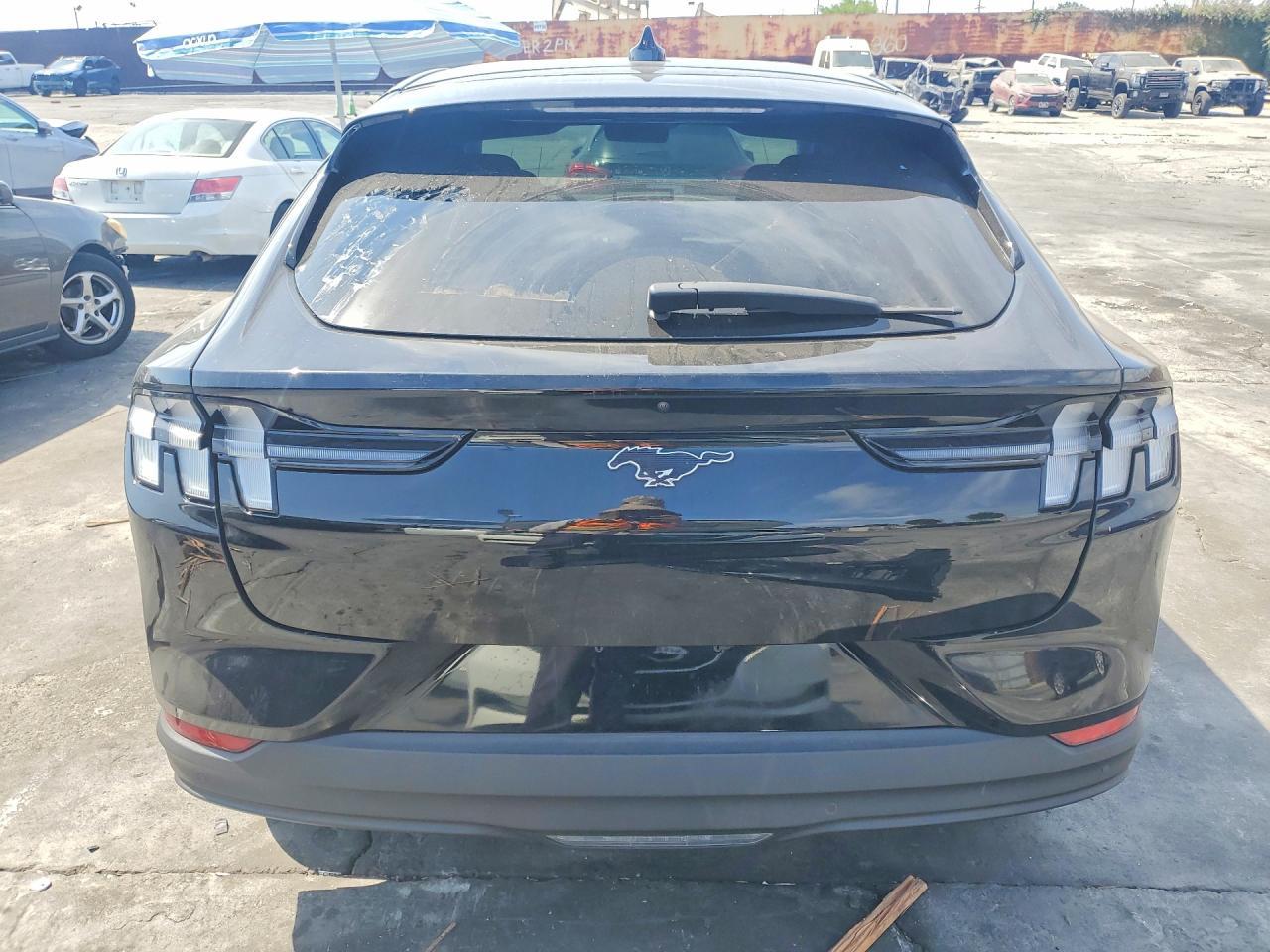 2022 Ford Mustang Mach-E Select - Image 6