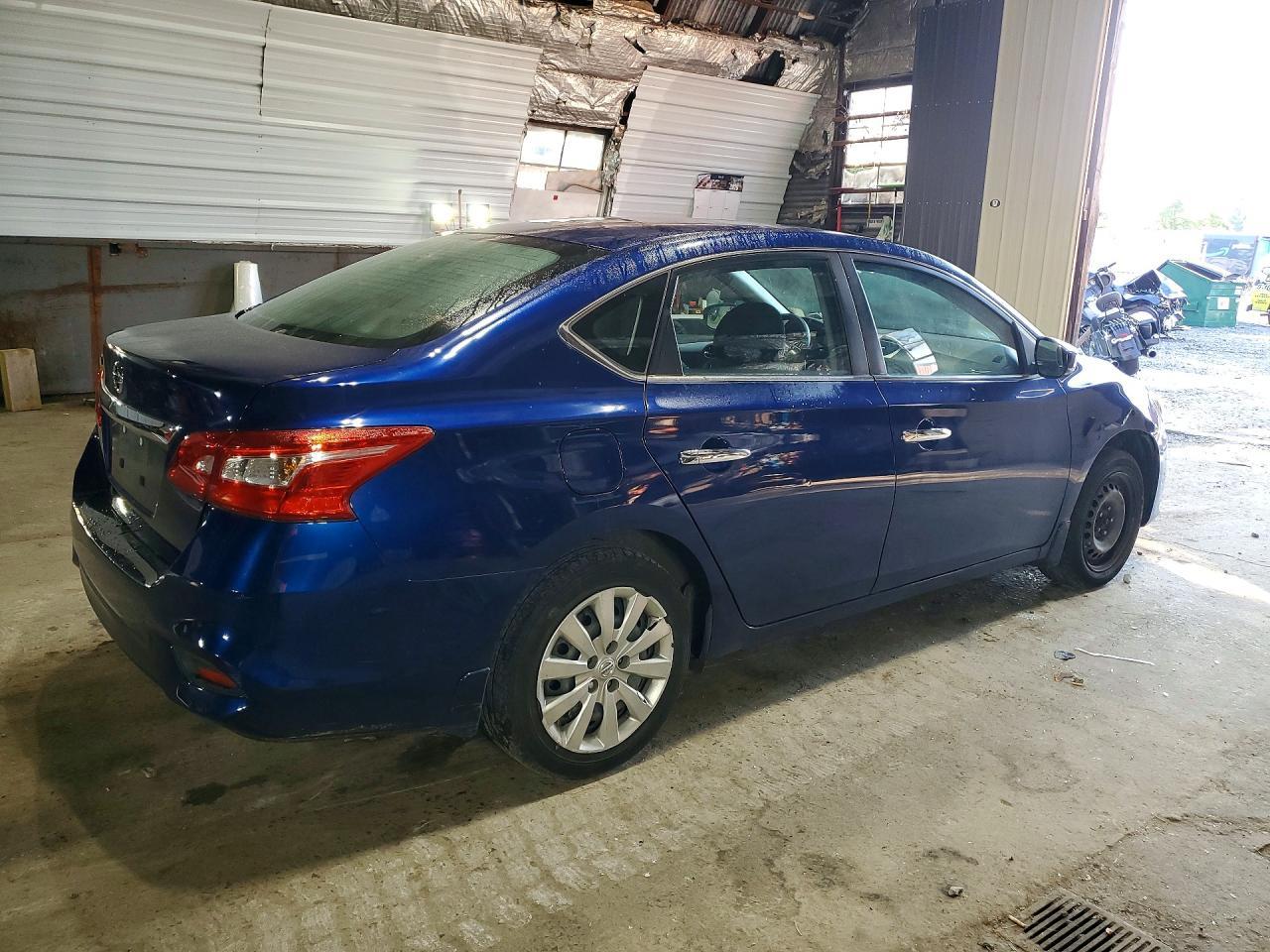 2016 Nissan Sentra S - Фото 3