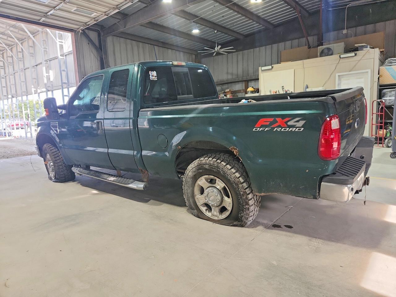 2010 Ford F250 Super Duty - Фото 2