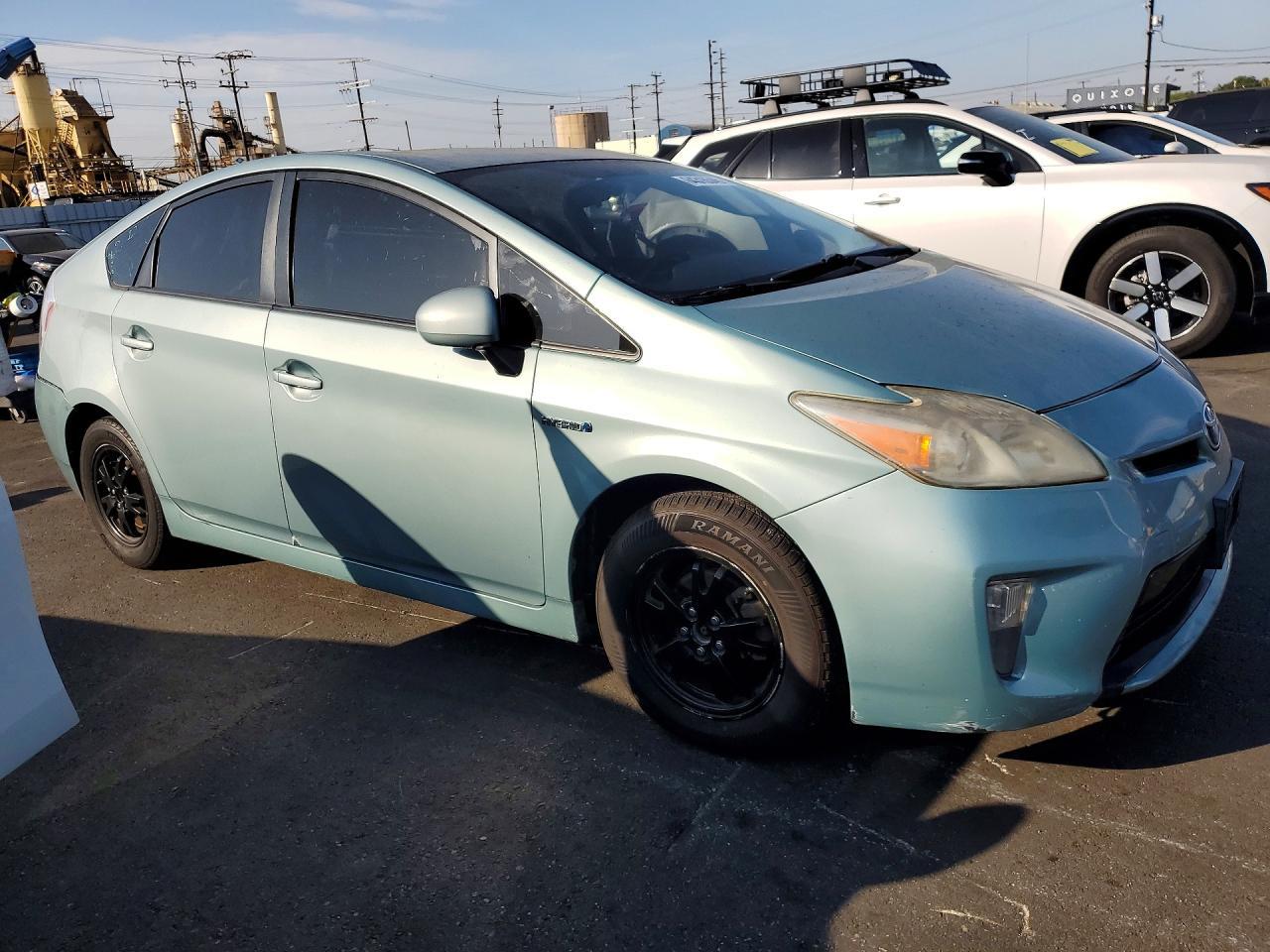 2015 Toyota Prius Three - Фото 4