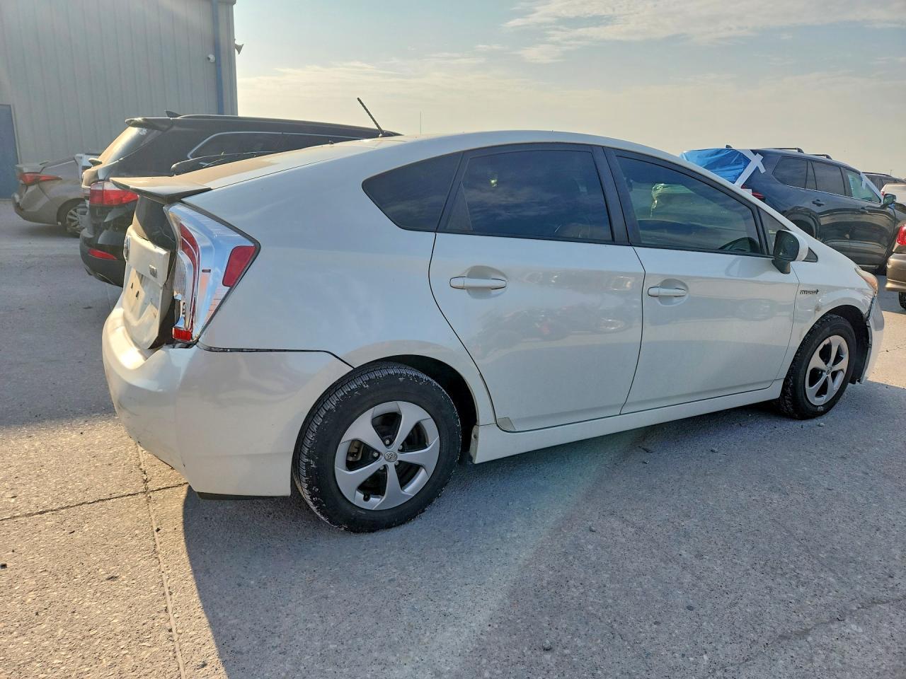 2015 Toyota Prius Two - Фото 3