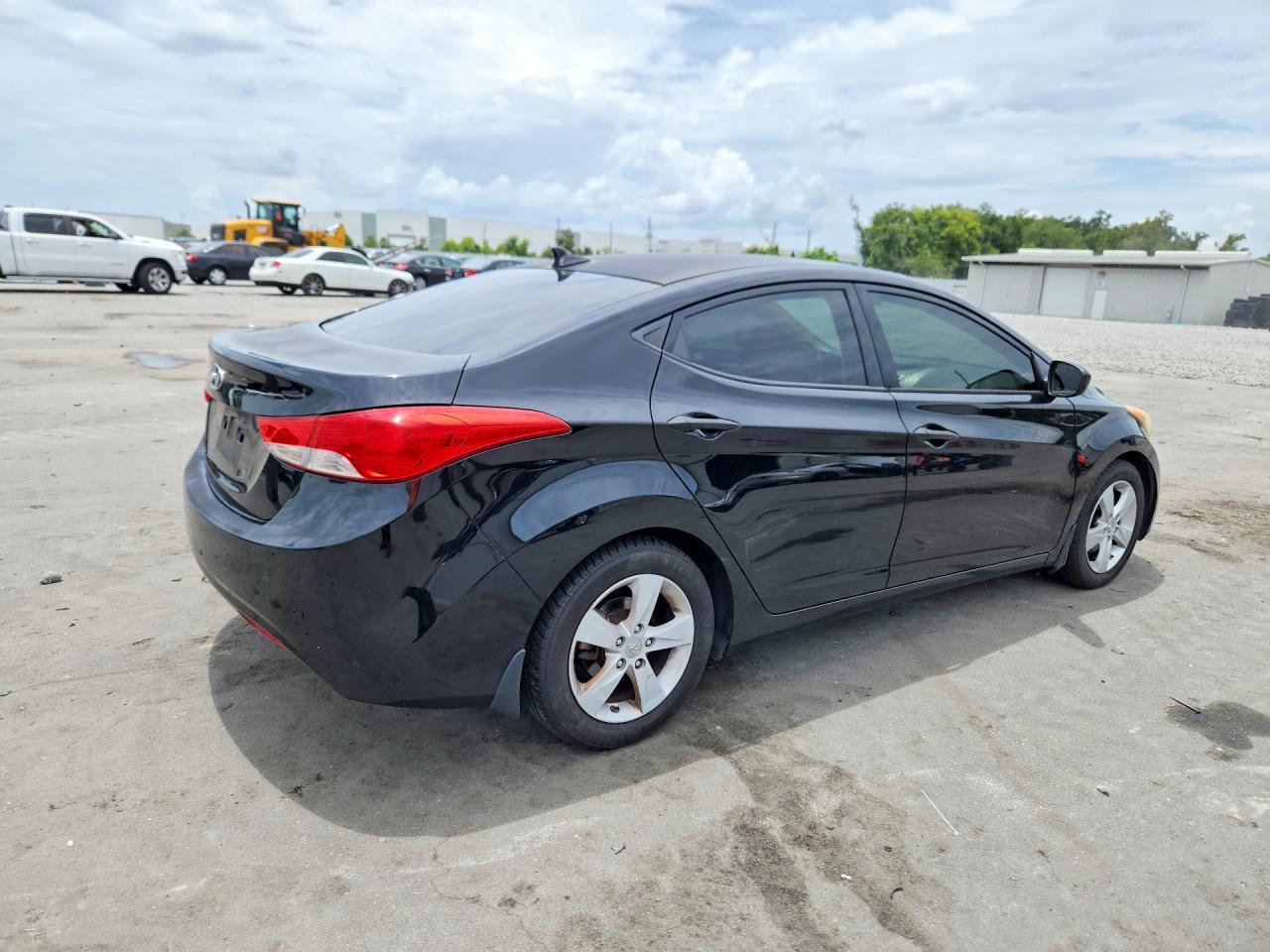 2013 Hyundai Elantra Gls - Фото 3