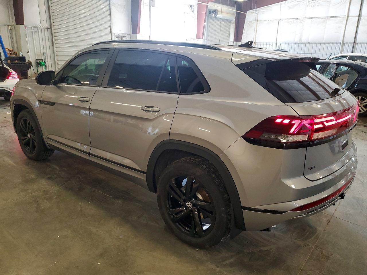 2026 Volkswagen Atlas Cross Sport Sel R-Line Black - Фото 2
