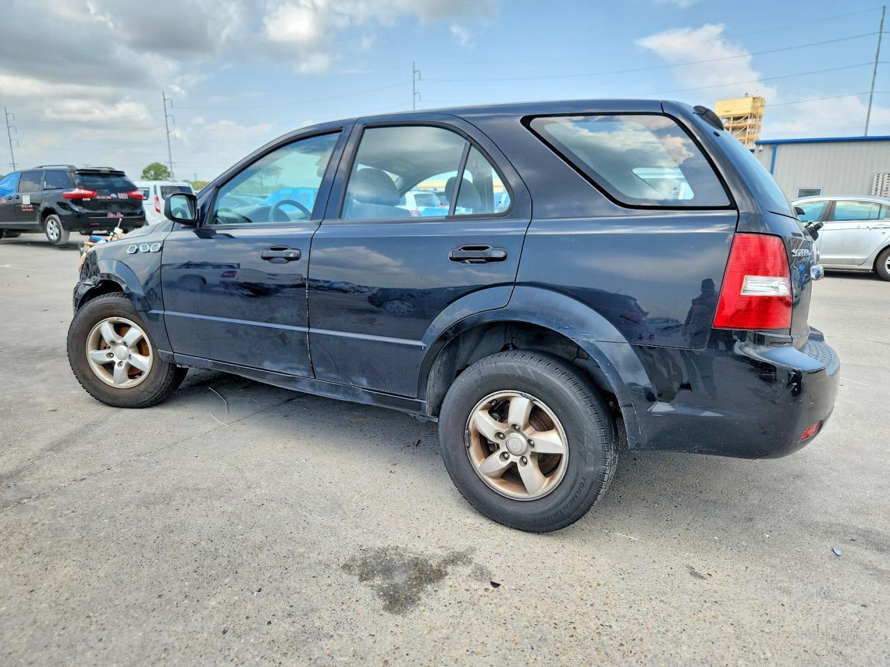 2008 Kia Sorento Base - Image 2