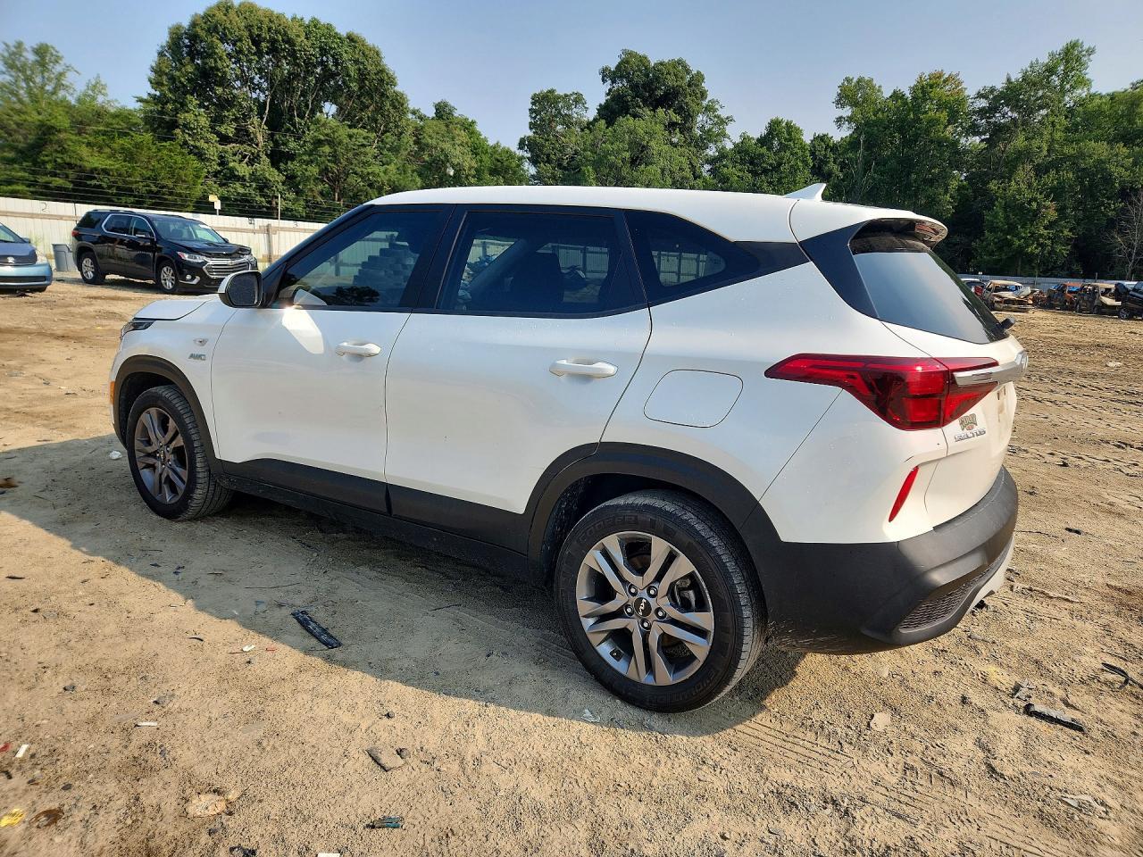 2023 Kia Seltos Lx - Image 2