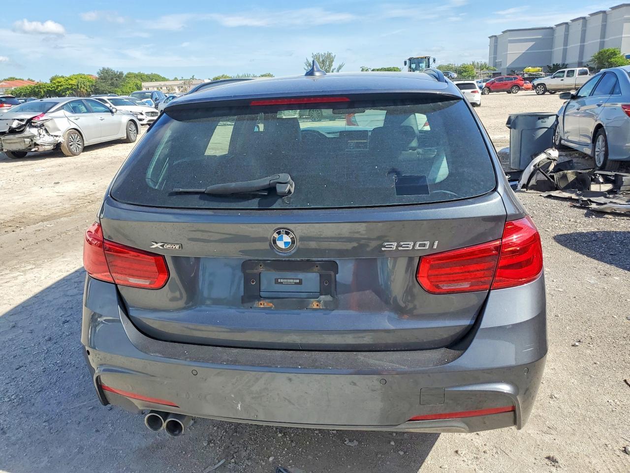 2017 BMW 330 Xi - Фото 6