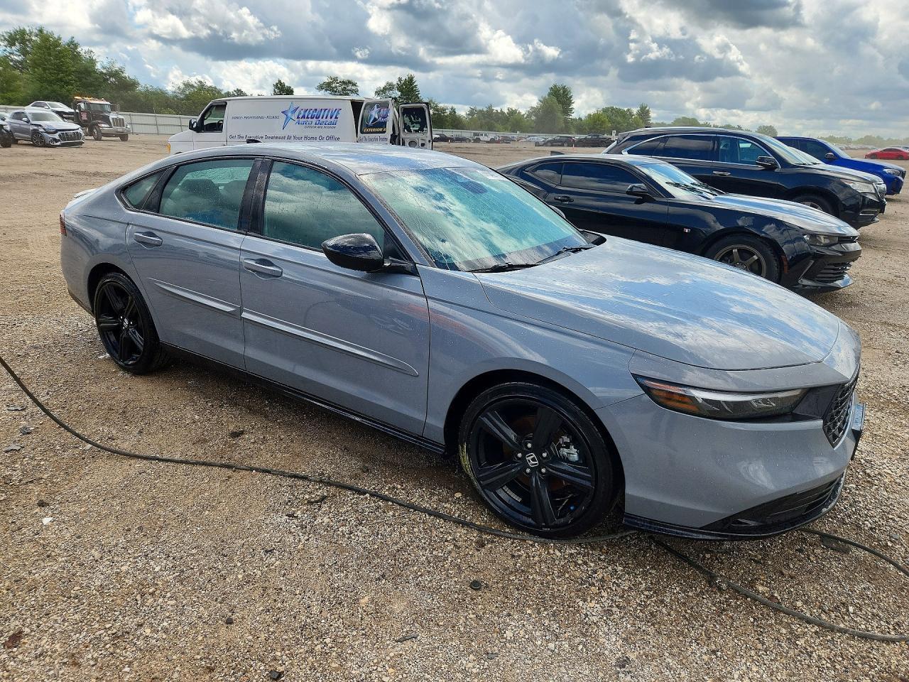 2023 Honda Accord Hybrid Sport-L - Image 4