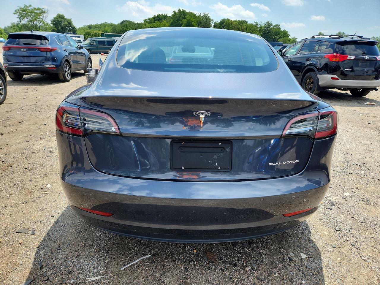 2022 Tesla Model 3 - Image 6