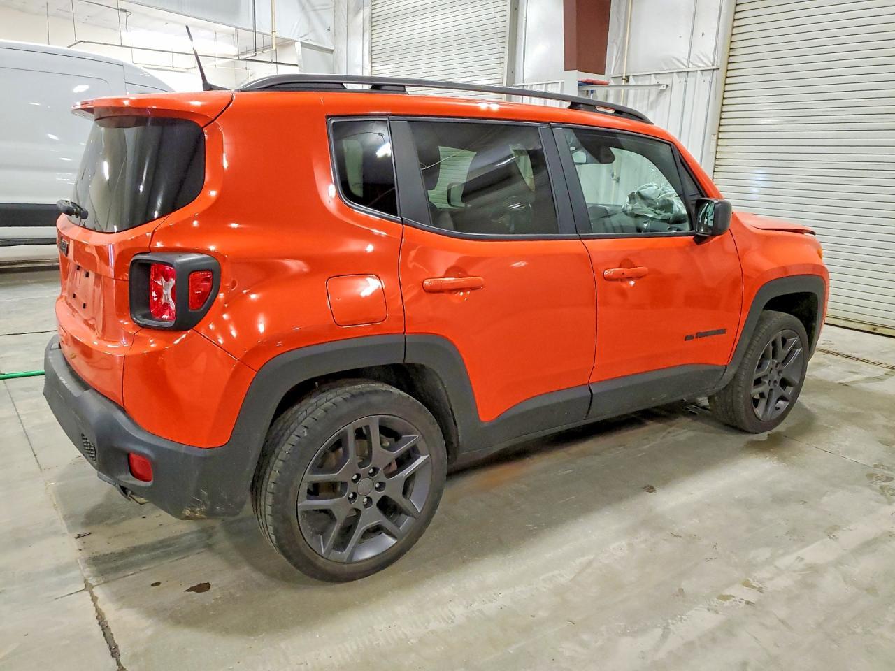 2021 Jeep Renegade Latitude - Image 3
