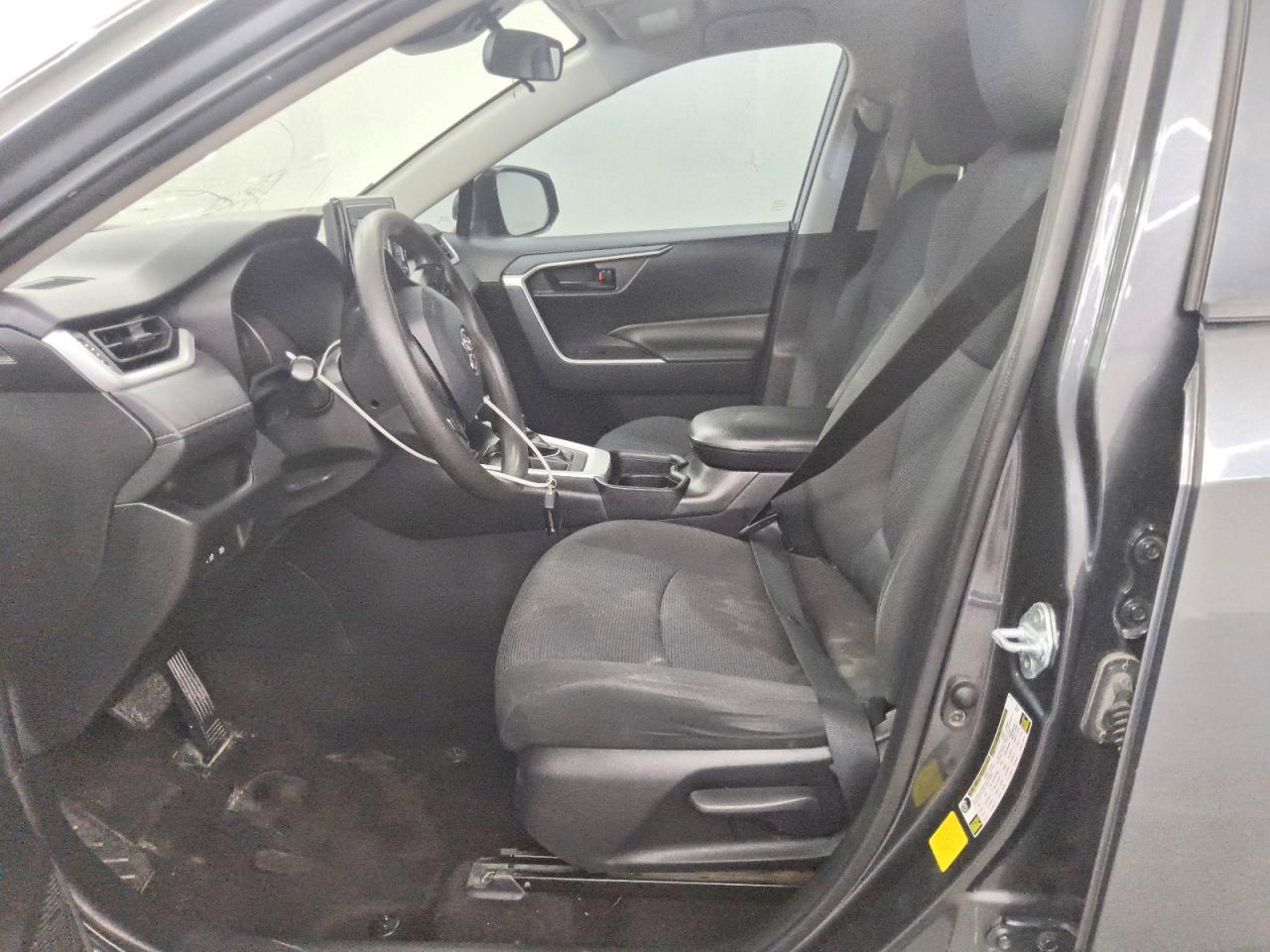 2021 Toyota Rav4 Le - Image 7