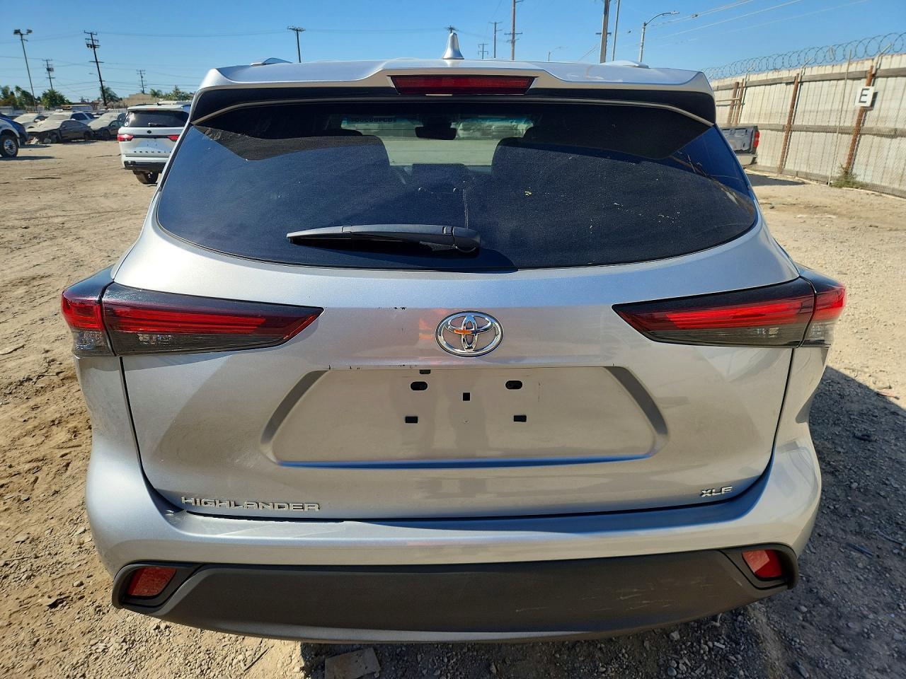 2024 Toyota Highlander Xle - Image 6
