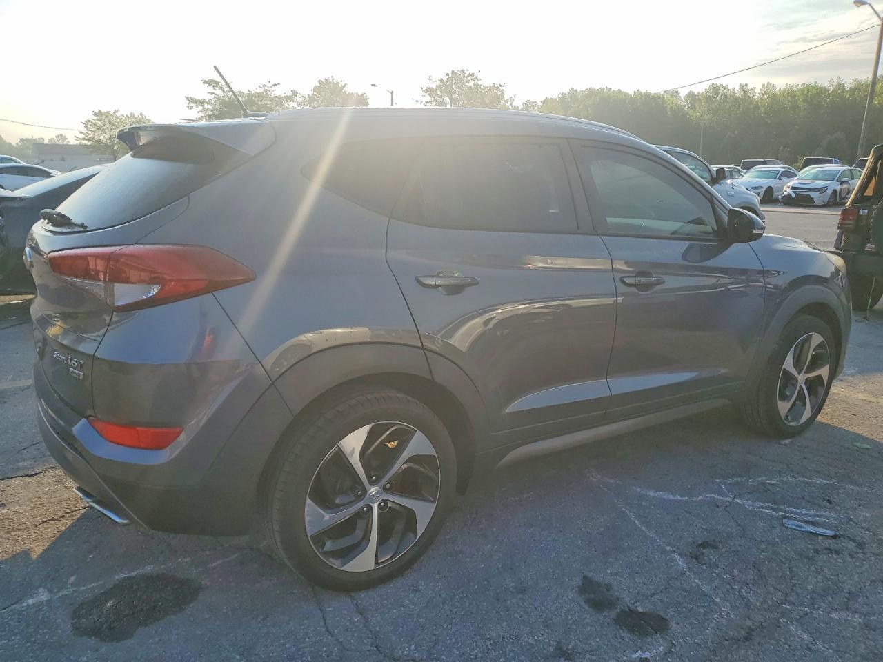 2016 Hyundai Tucson Sport - Image 3