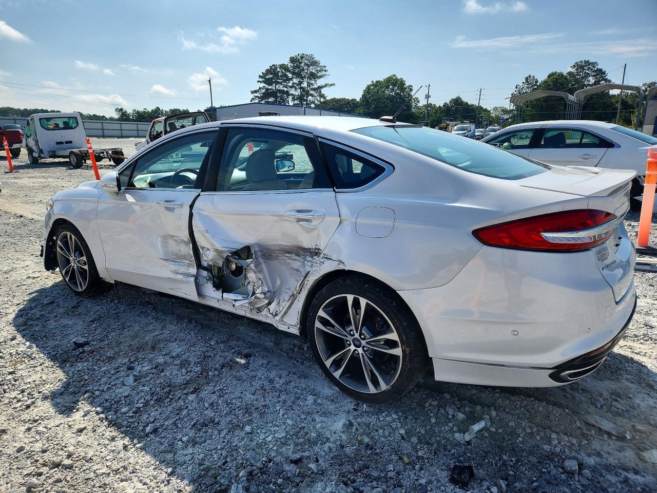 2017 Ford Fusion Titanium - Фото 2
