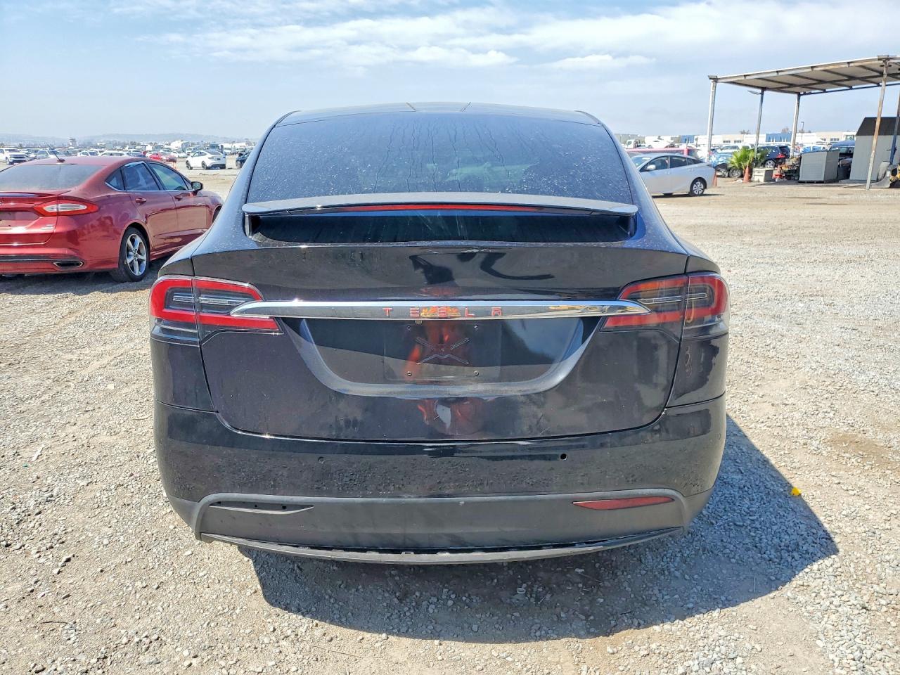 2018 Tesla Model X - Фото 6