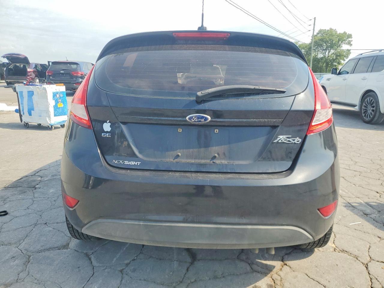 2011 Ford Fiesta Se - Image 6