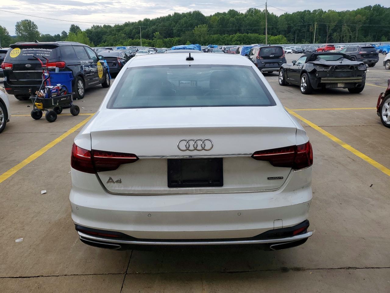 2022 Audi A4 Premium Plus 45 - Фото 6