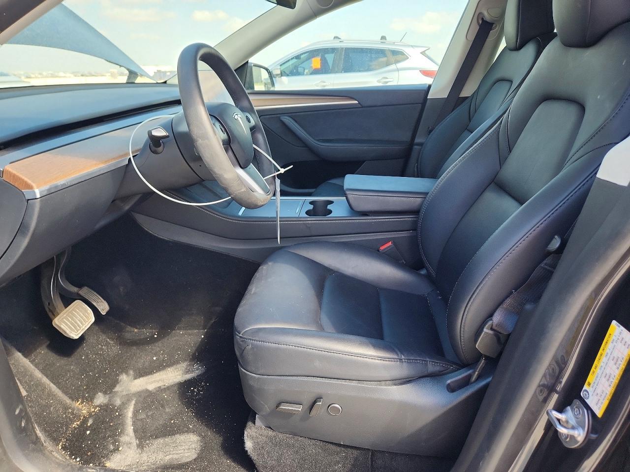 2024 Tesla Model Y - Image 7
