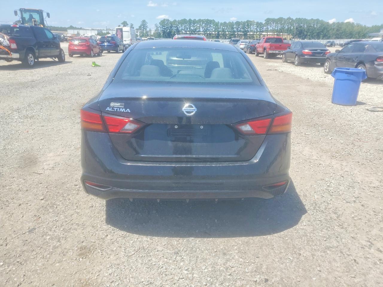 2022 Nissan Altima S - Image 6