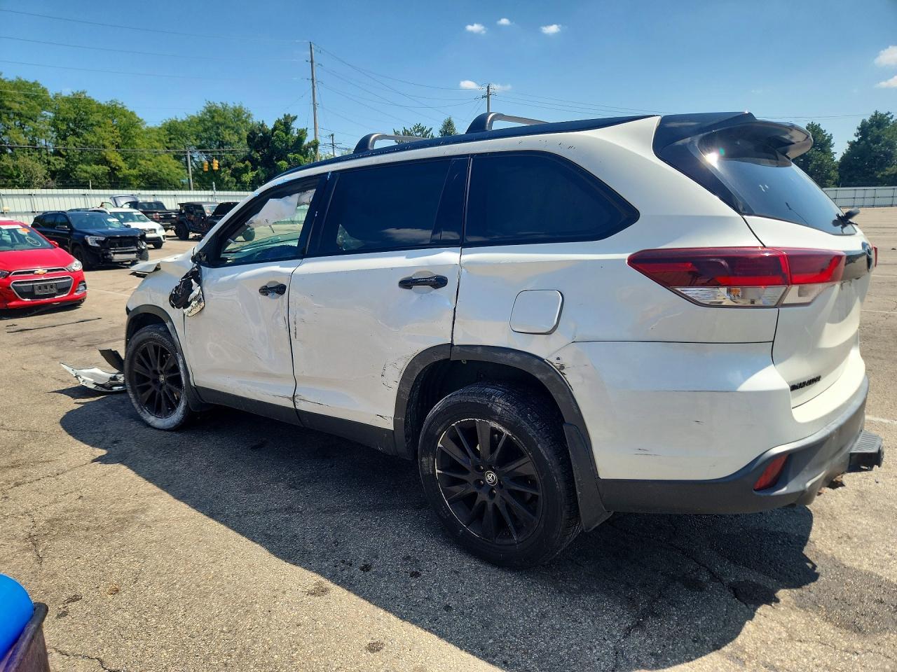 2019 Toyota Highlander Se - Фото 2