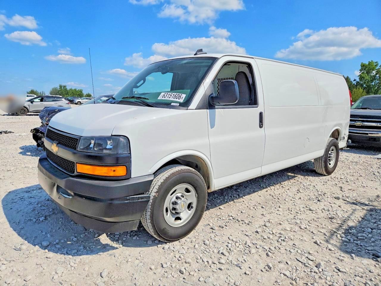 2025 Chevrolet Express G2500 - Фото 2
