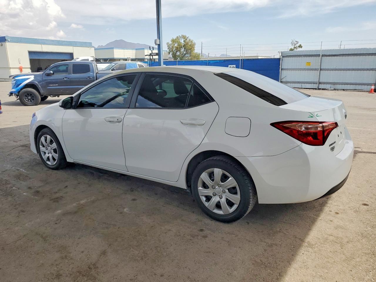2019 Toyota Corolla Le - Фото 2