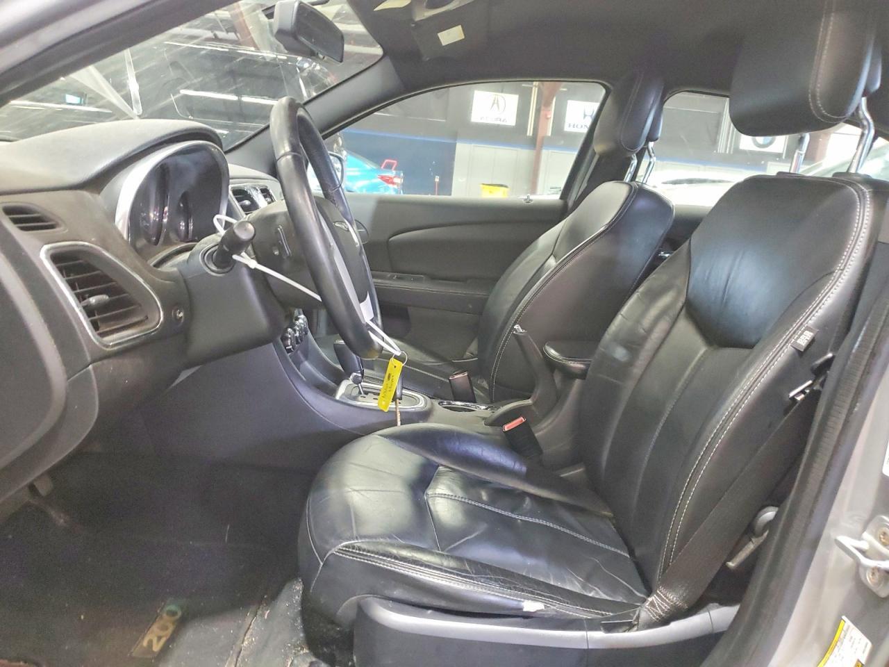 2013 Chrysler 200 Limited - Image 7