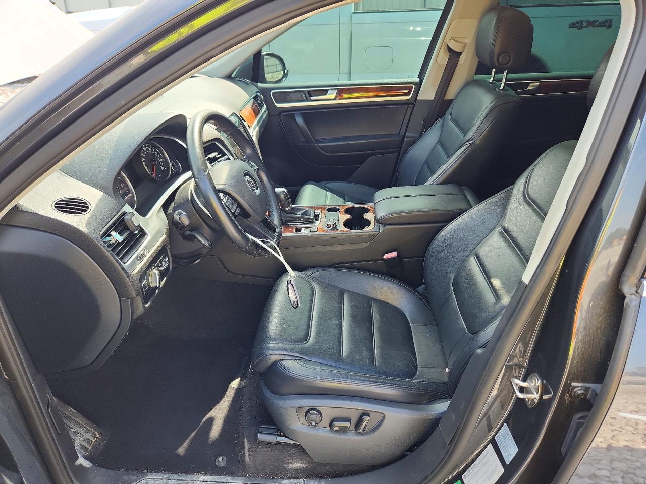 2012 Volkswagen Touareg V6 Tdi - Image 7