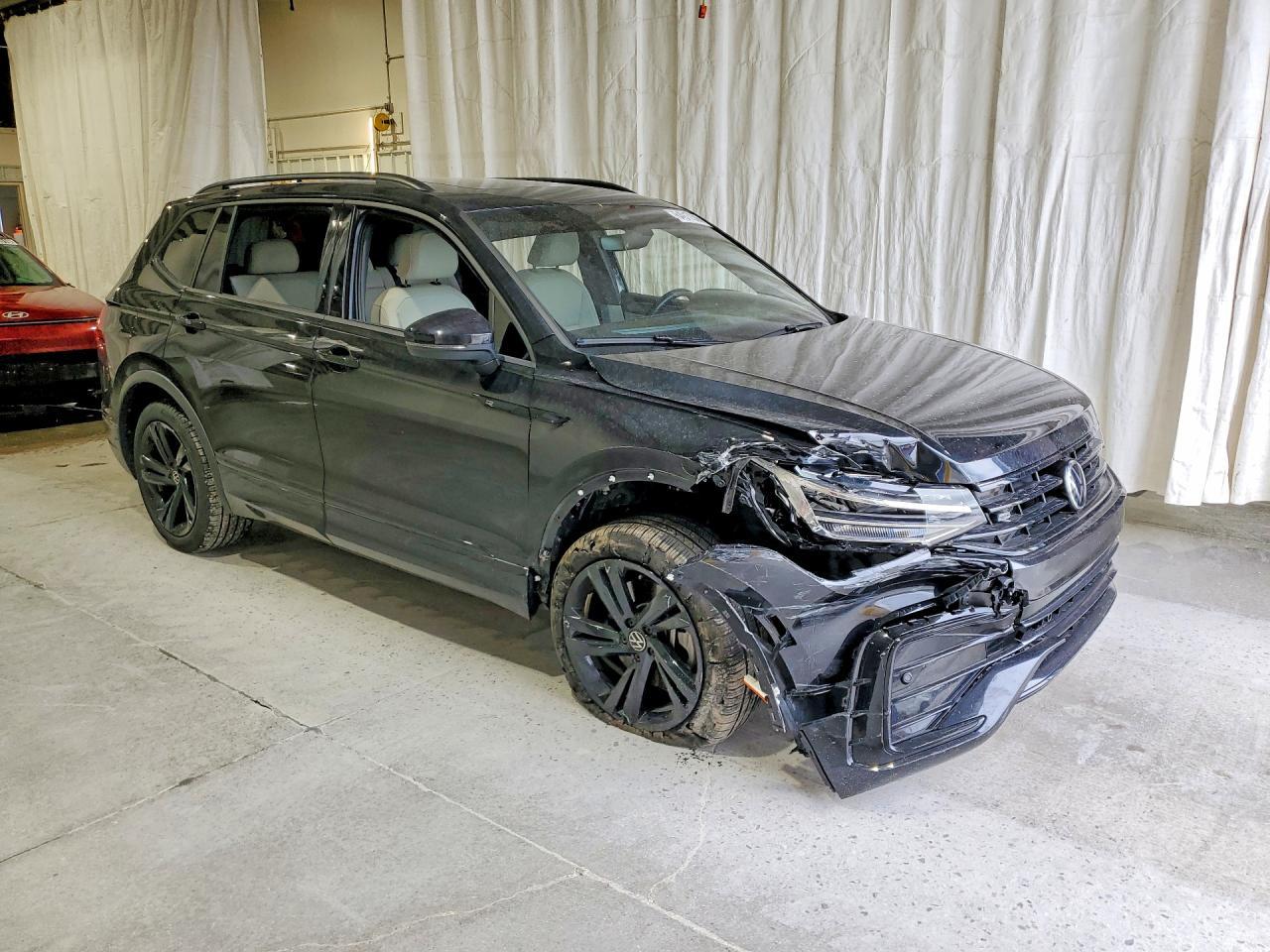 2024 Volkswagen Tiguan Se R-Line Black - Image 4
