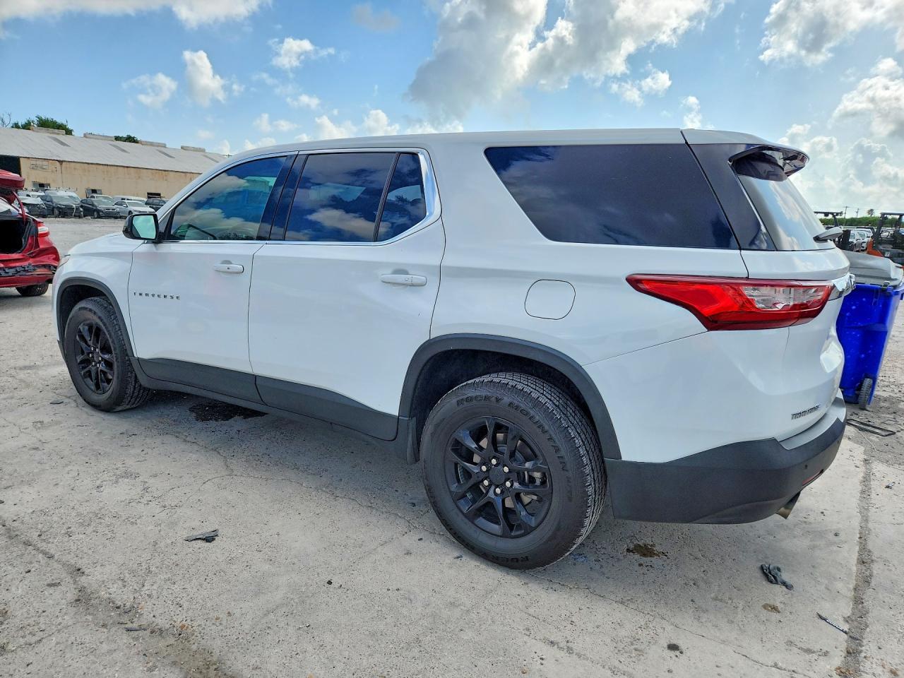 2020 Chevrolet Traverse Ls - Фото 2