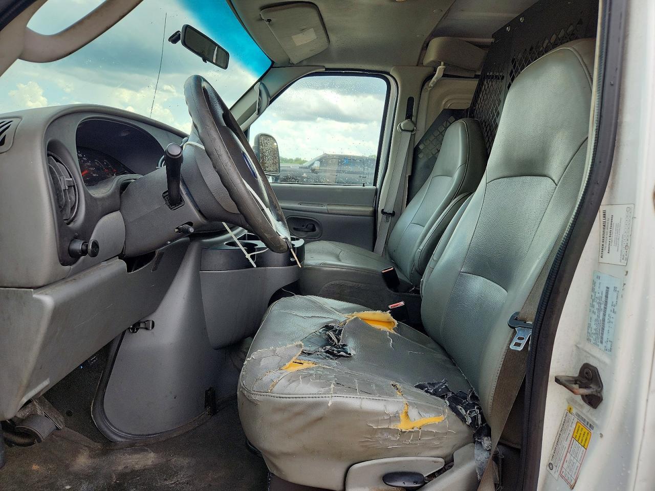 2008 Ford E250 - Delivery Van - Фото 7