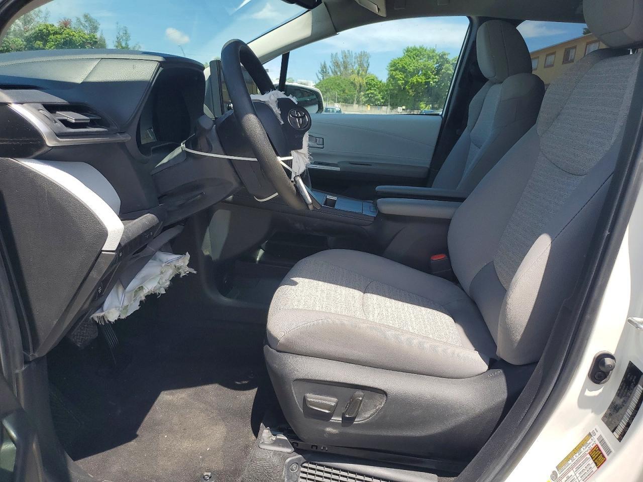2026 Toyota Sienna Le - Фото 7