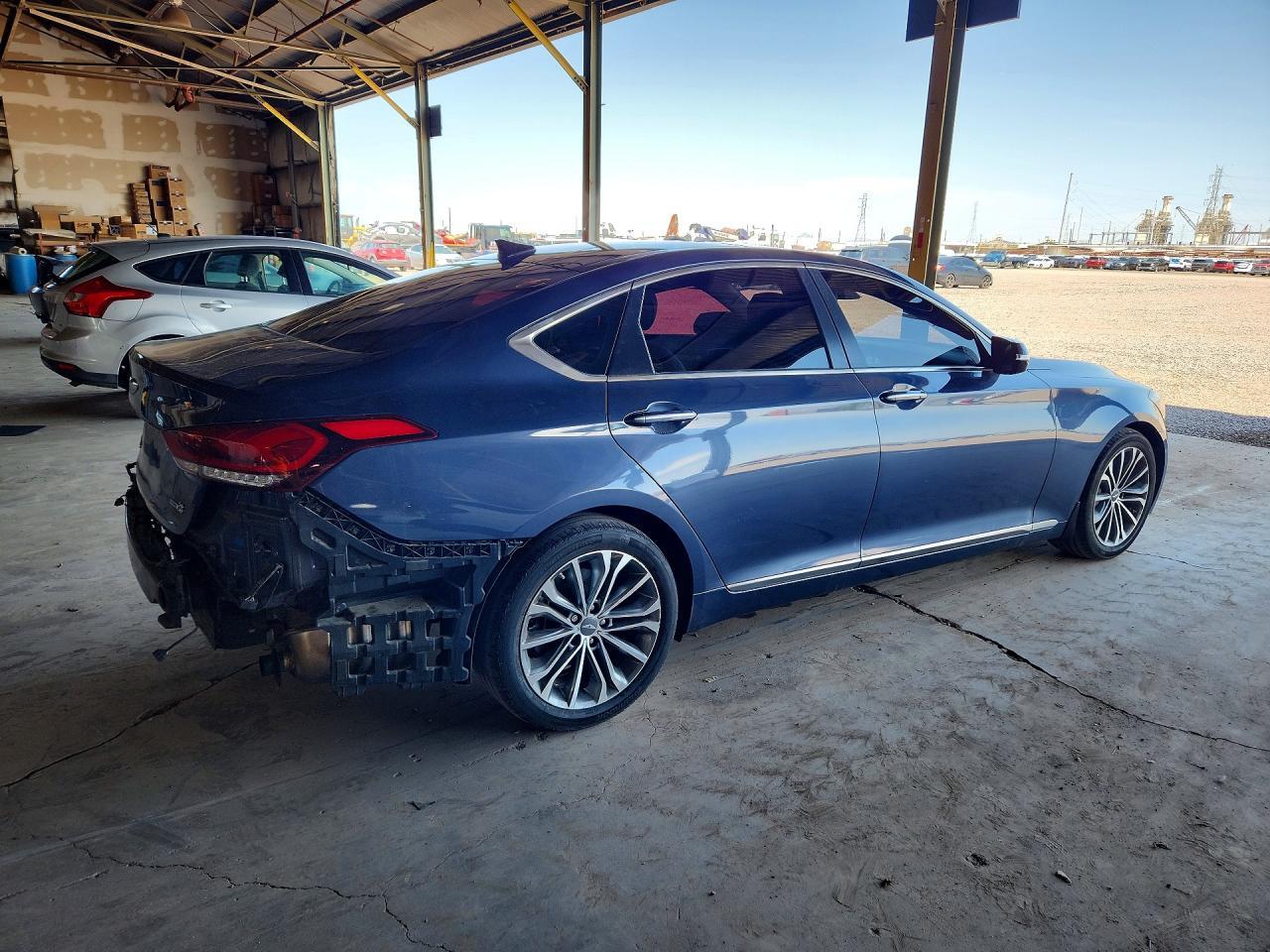 2015 Hyundai Genesis 3.8L - Фото 3