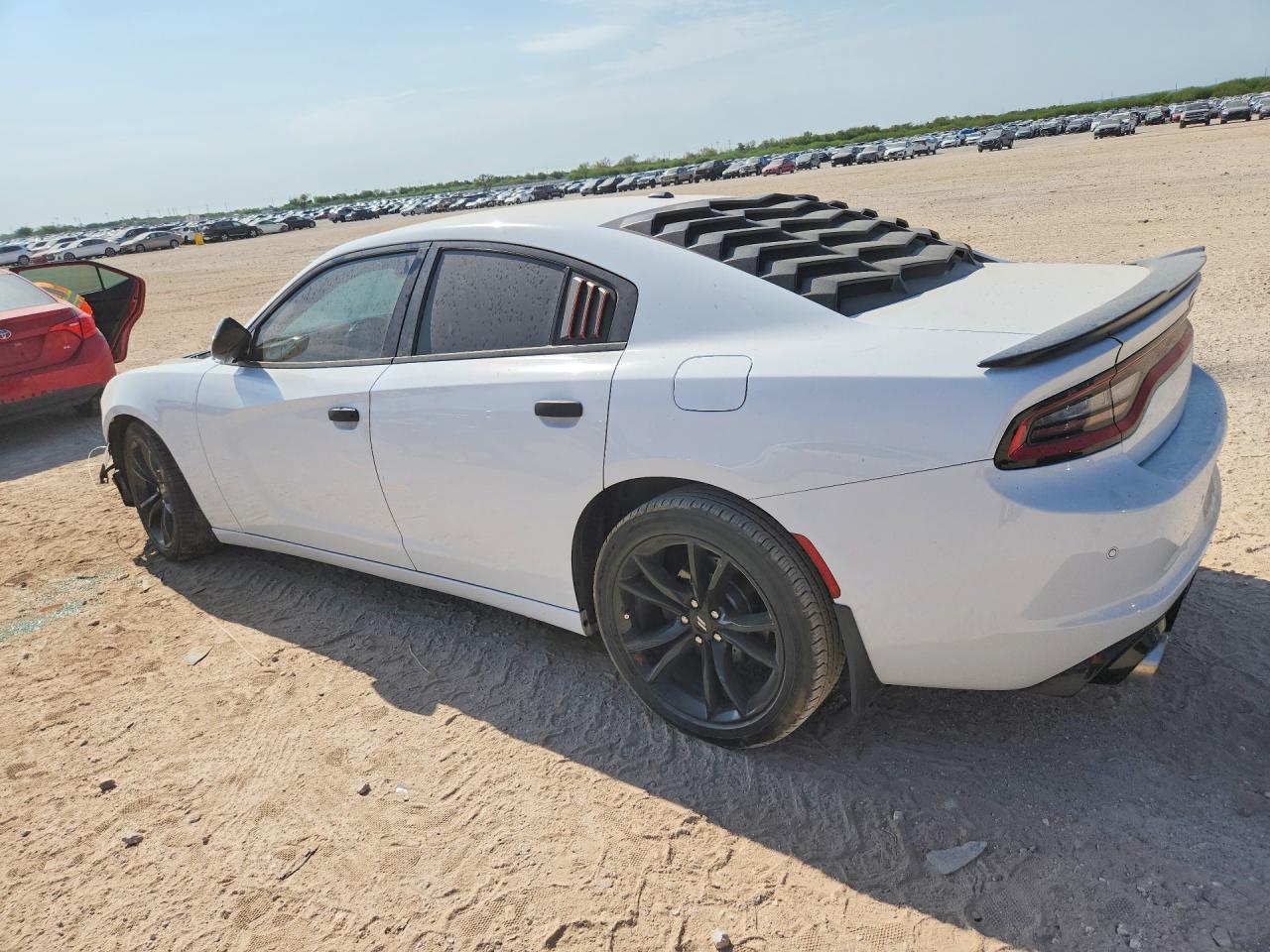 2018 Dodge Charger Sxt - Image 2