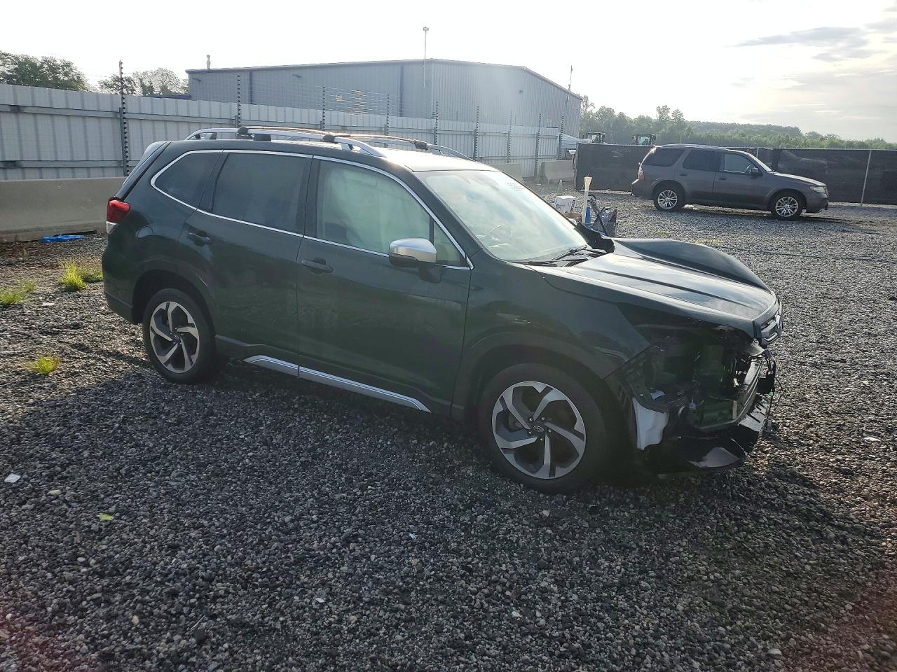2023 Subaru Forester Touring - Image 4